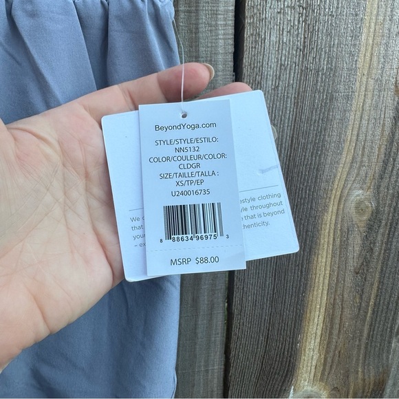 NWT Beyond Yoga Stretch Woven In Stride Lined Short Size XS - Picture 3 of 7